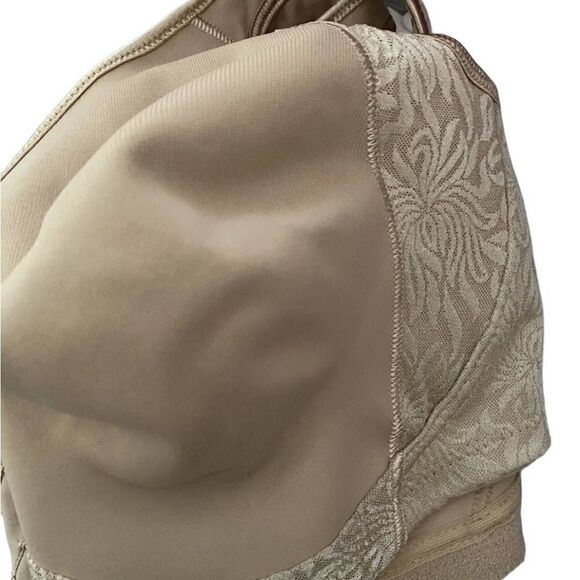 NEW Playtex® Bra: 18 Hour Seamless Smoothing Full-Figure Bra 4049 Beige 44D - Picture 5 of 9